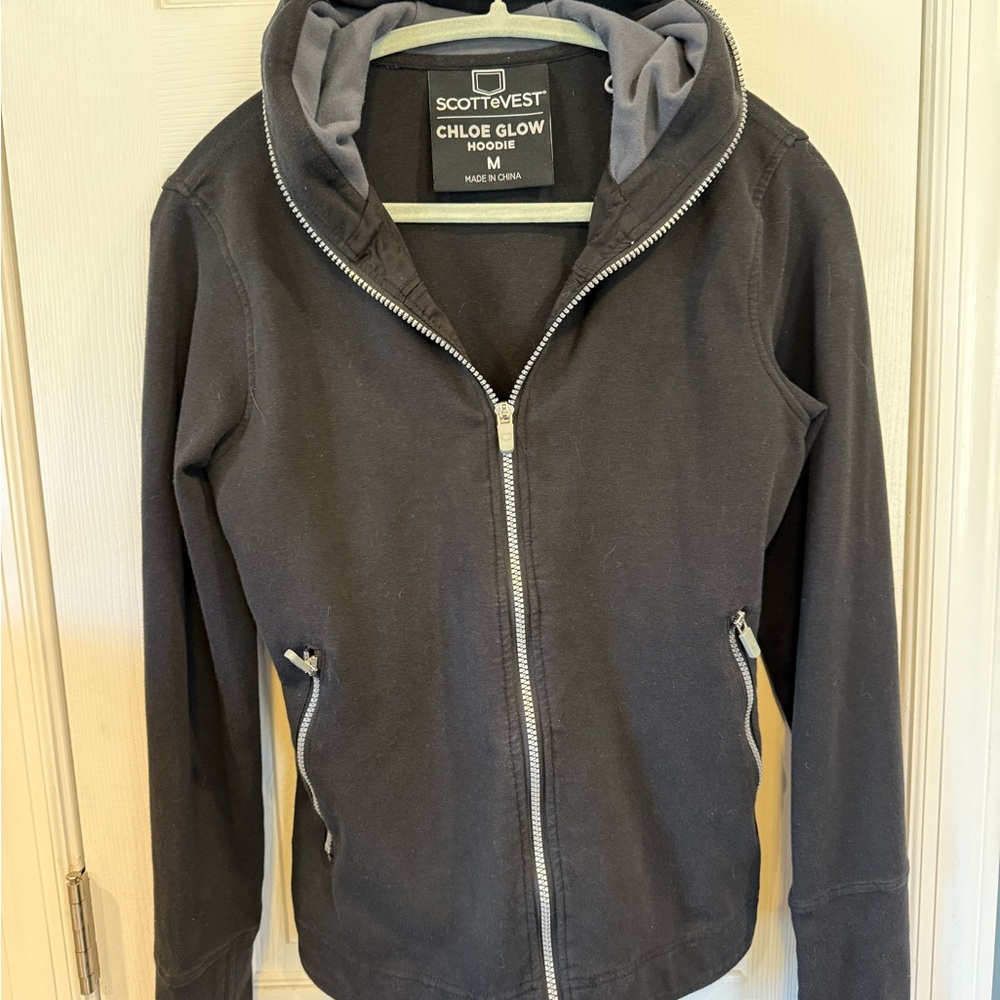 Scottevest Chloe Black Zip-Up Hoodie with Athletic Cut